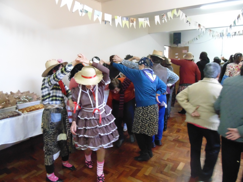 CONFRATERNIZAÇÃO JUNINA DO GRUPO DAS ROSAS